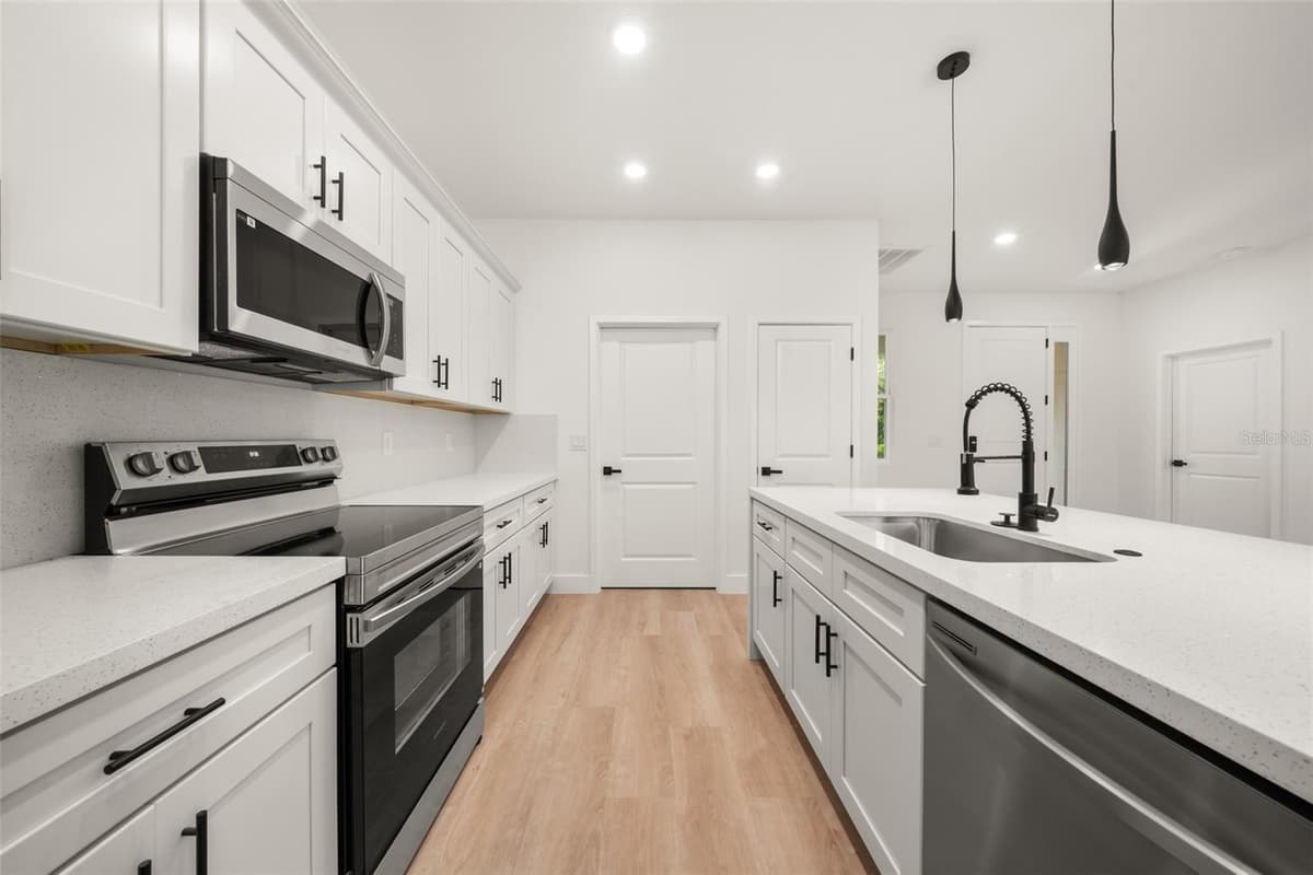 8381 MANTUA AVENUE — photo 18 of 60