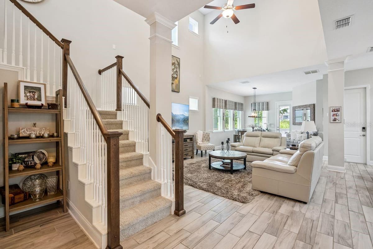 477 OVIEDO BOULEVARD — photo 7 of 53