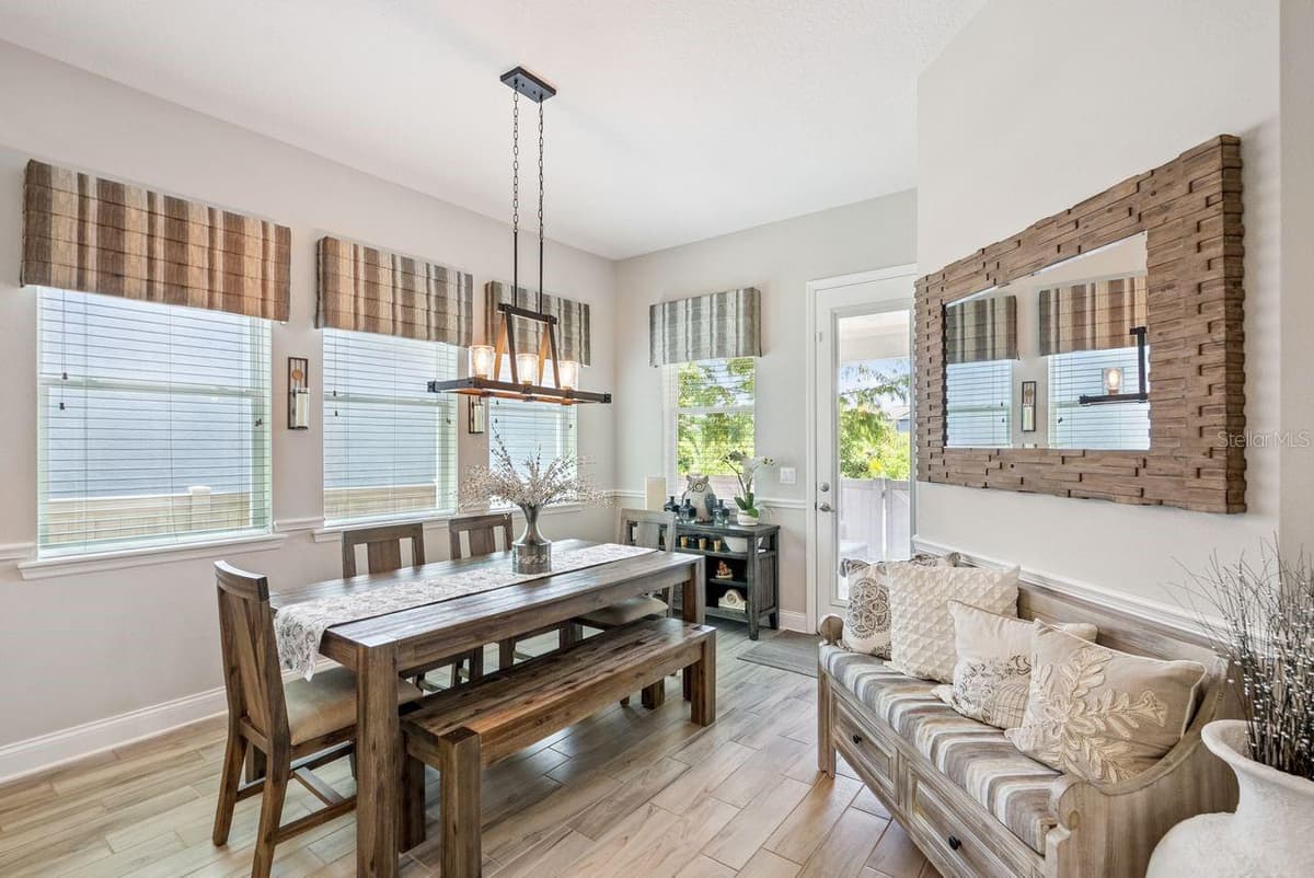477 OVIEDO BOULEVARD — photo 11 of 53