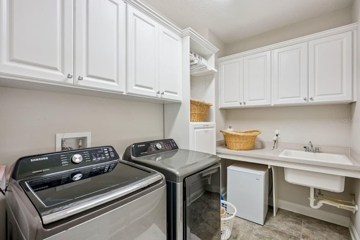 477 OVIEDO BOULEVARD — photo 31 of 53