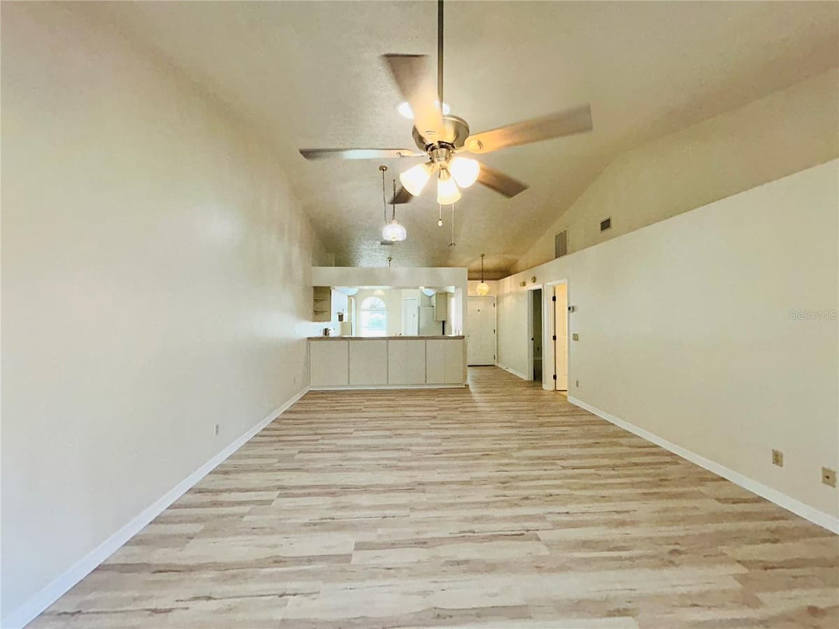 806 WINDERMERE BOULEVARD — photo 7 of 48