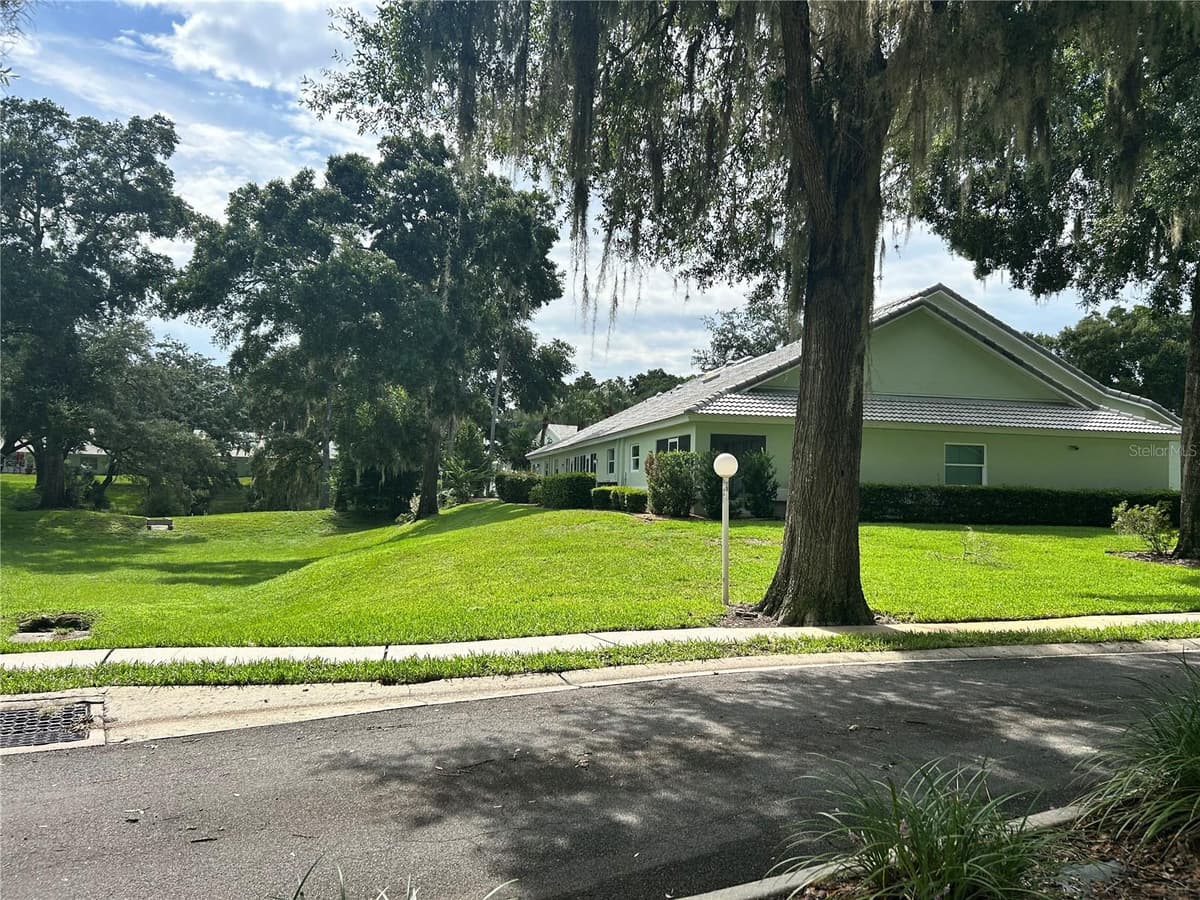 806 WINDERMERE BOULEVARD — photo 39 of 48