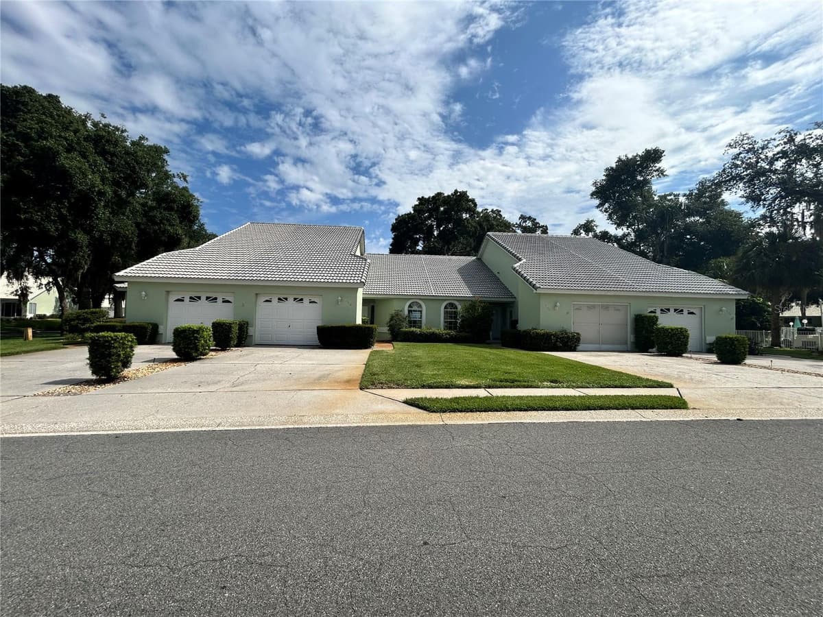 806 WINDERMERE BOULEVARD — photo 2 of 48