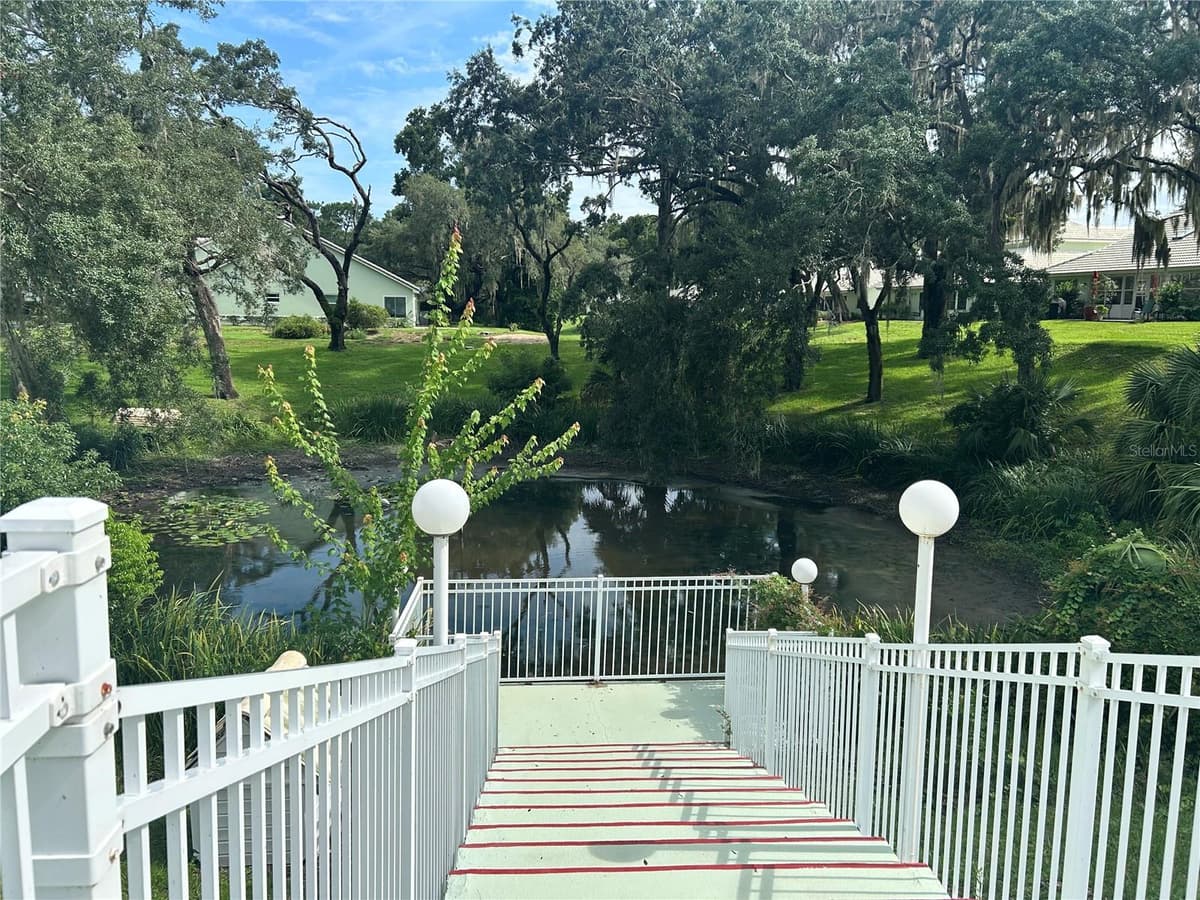 806 WINDERMERE BOULEVARD — photo 43 of 48