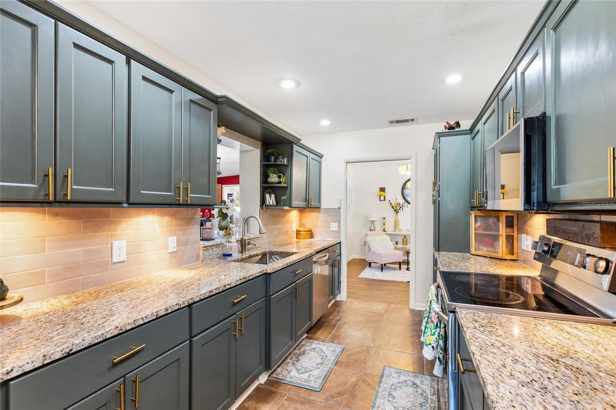 1103 RIDGEFIELD DRIVE — photo 14 of 53