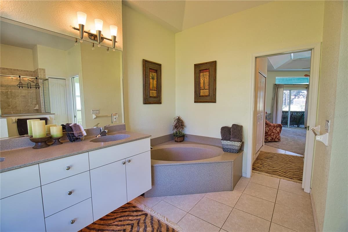 525 ROTONDA CIRCLE — photo 32 of 60