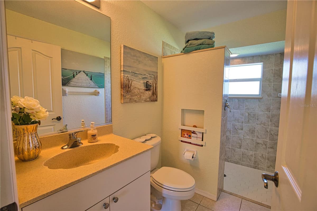525 ROTONDA CIRCLE — photo 21 of 60