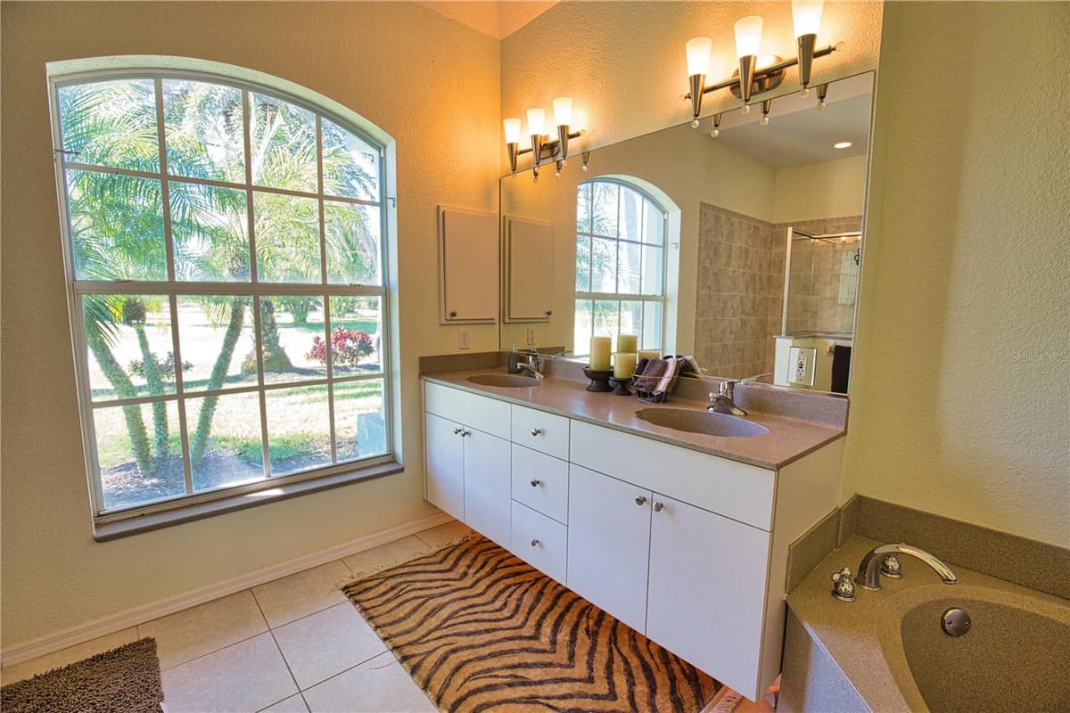 525 ROTONDA CIRCLE — photo 31 of 60