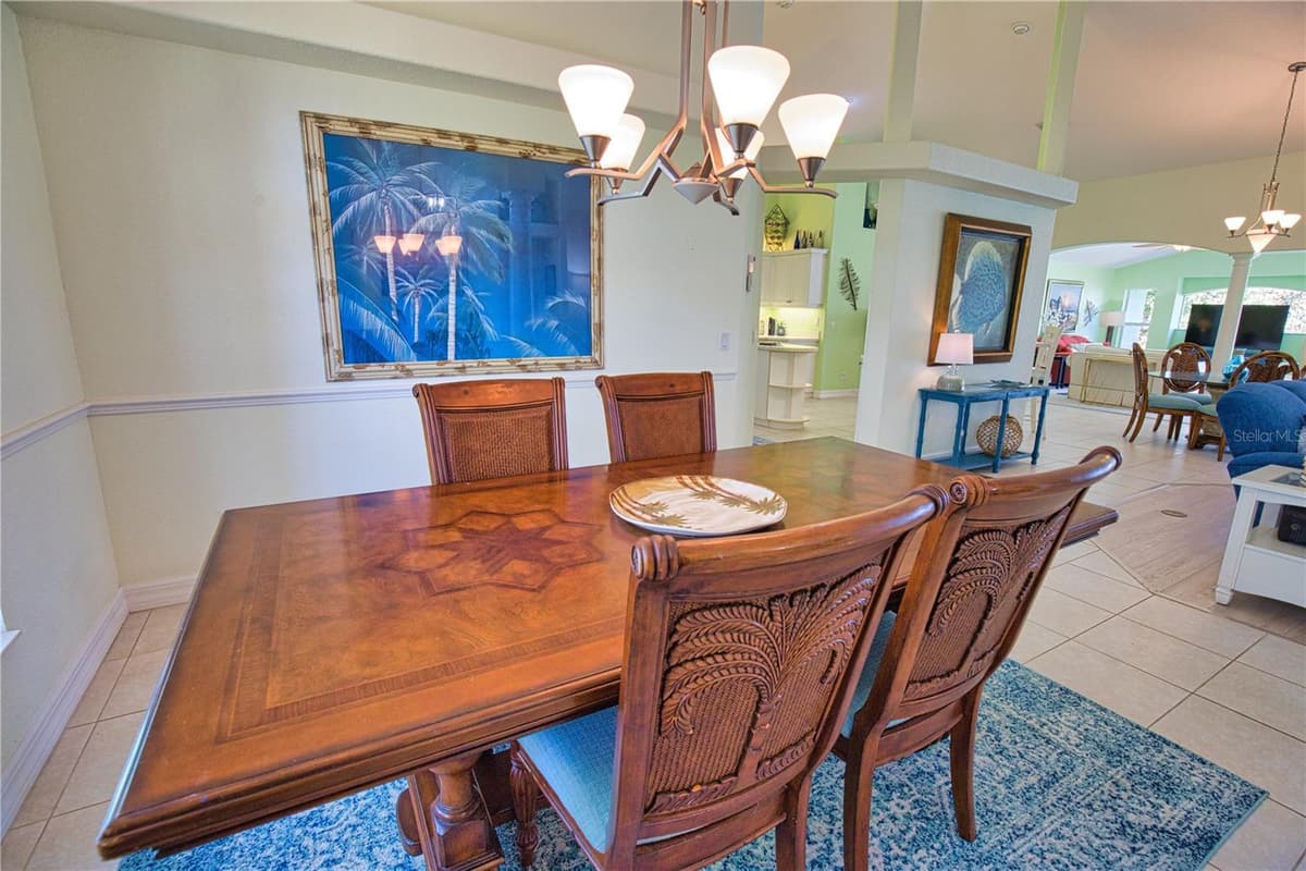 525 ROTONDA CIRCLE — photo 8 of 60