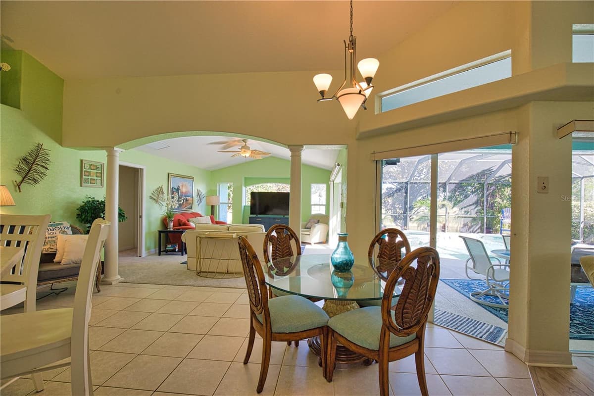 525 ROTONDA CIRCLE — photo 11 of 60