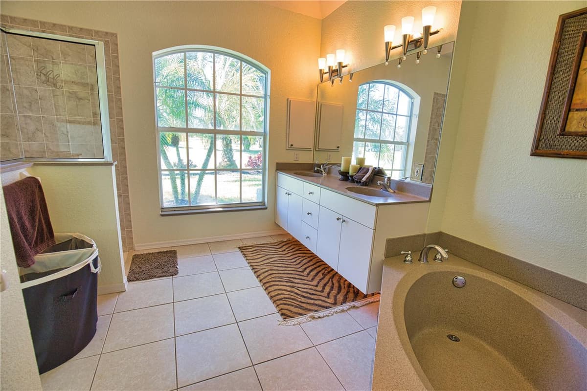 525 ROTONDA CIRCLE — photo 29 of 60