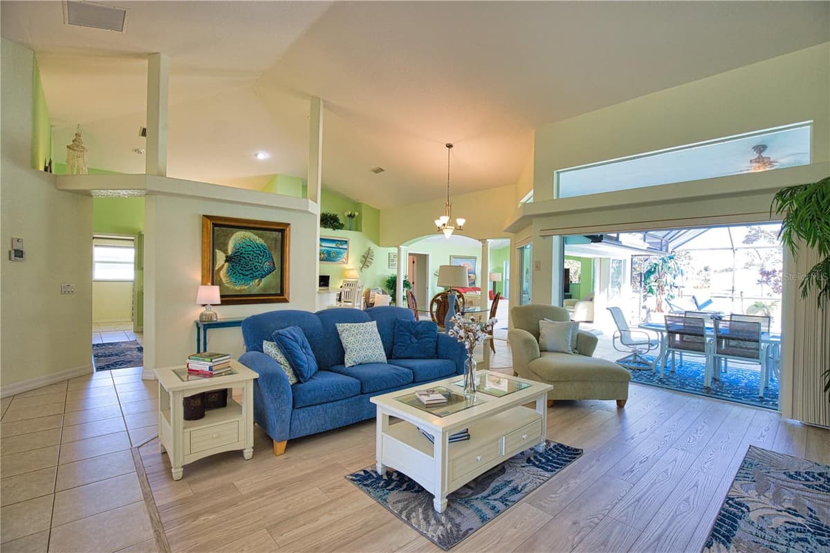 525 ROTONDA CIRCLE — photo 10 of 60