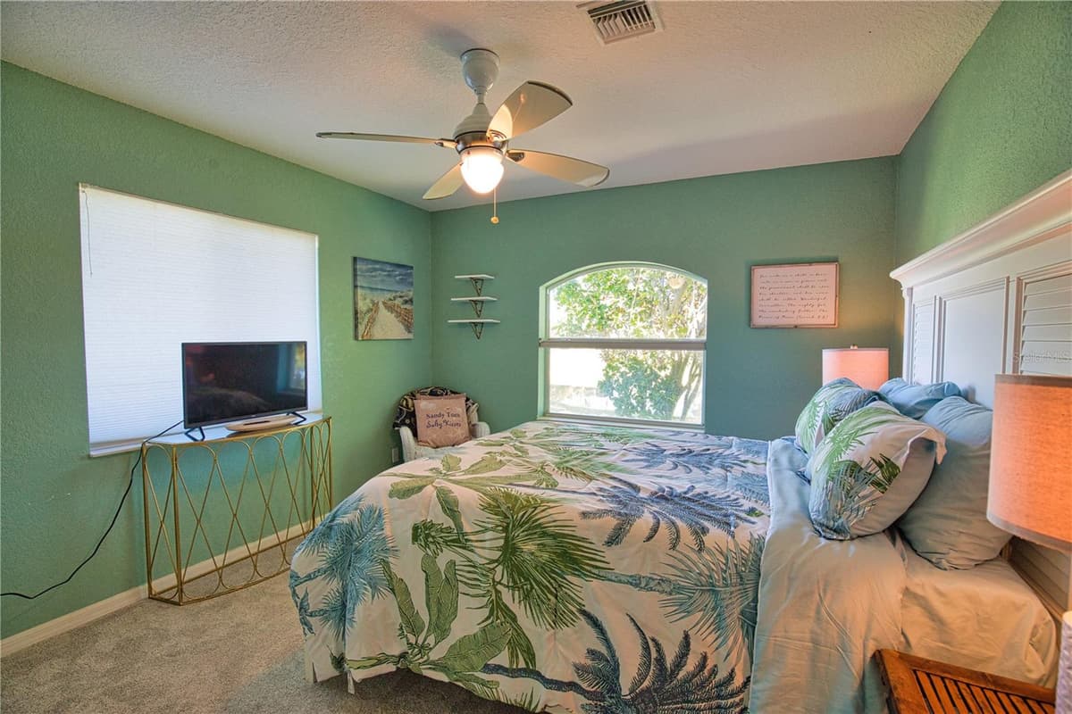 525 ROTONDA CIRCLE — photo 22 of 60