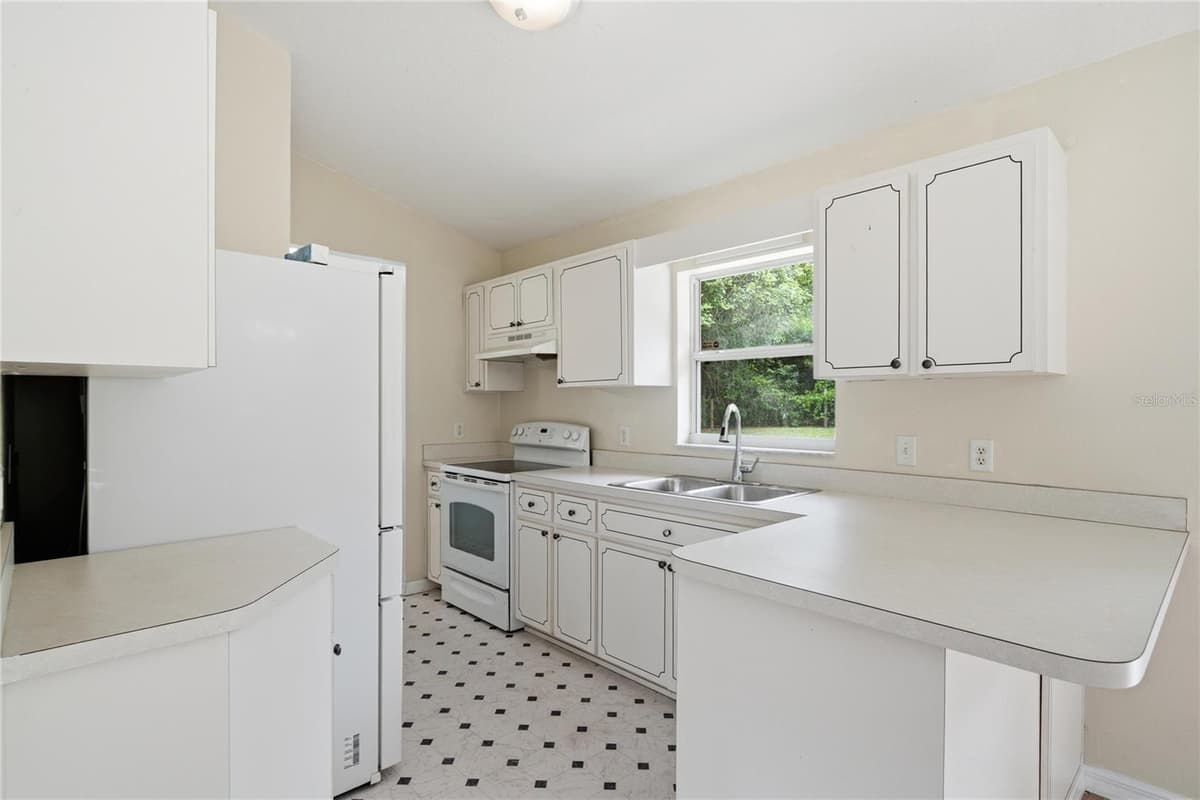 2210 BLUEGRASS ST — photo 19 of 61