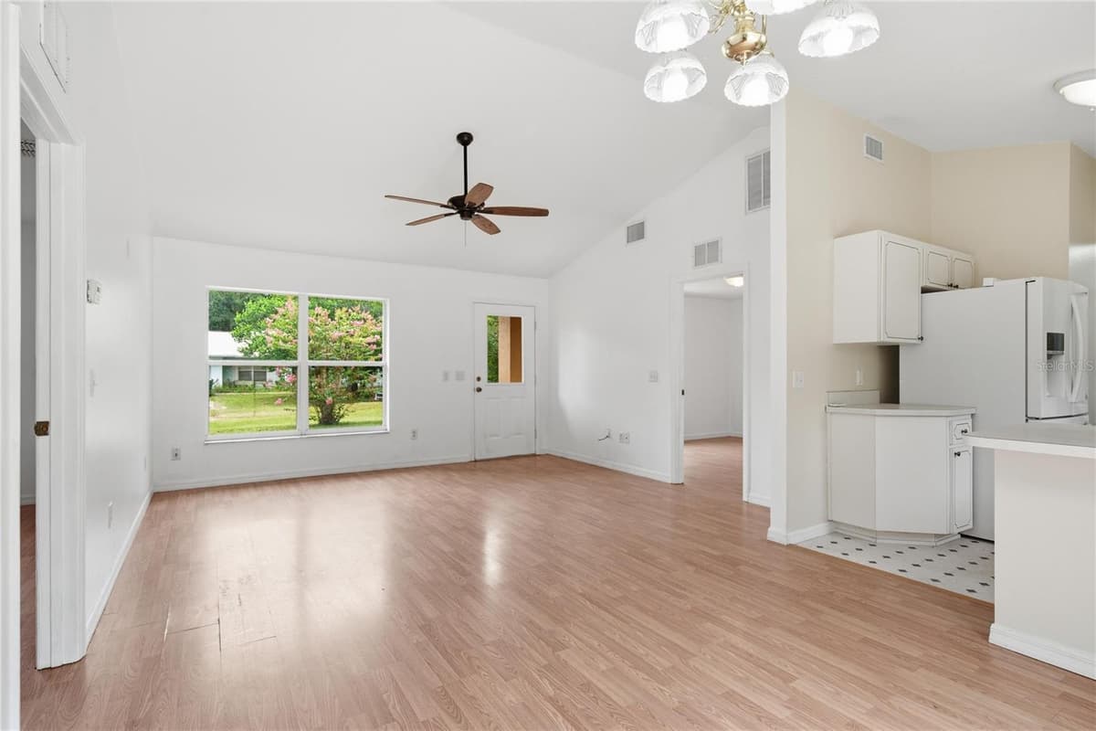 2210 BLUEGRASS ST — photo 11 of 61