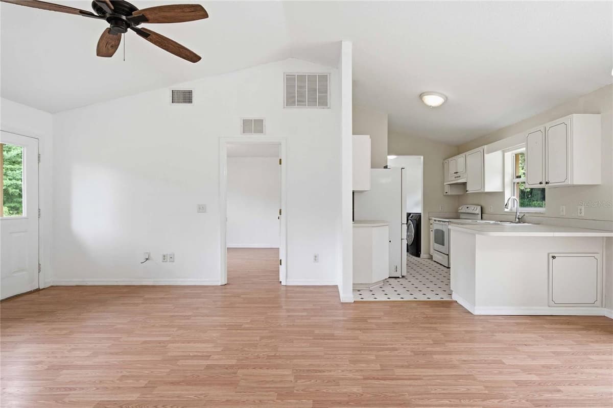 2210 BLUEGRASS ST — photo 10 of 61
