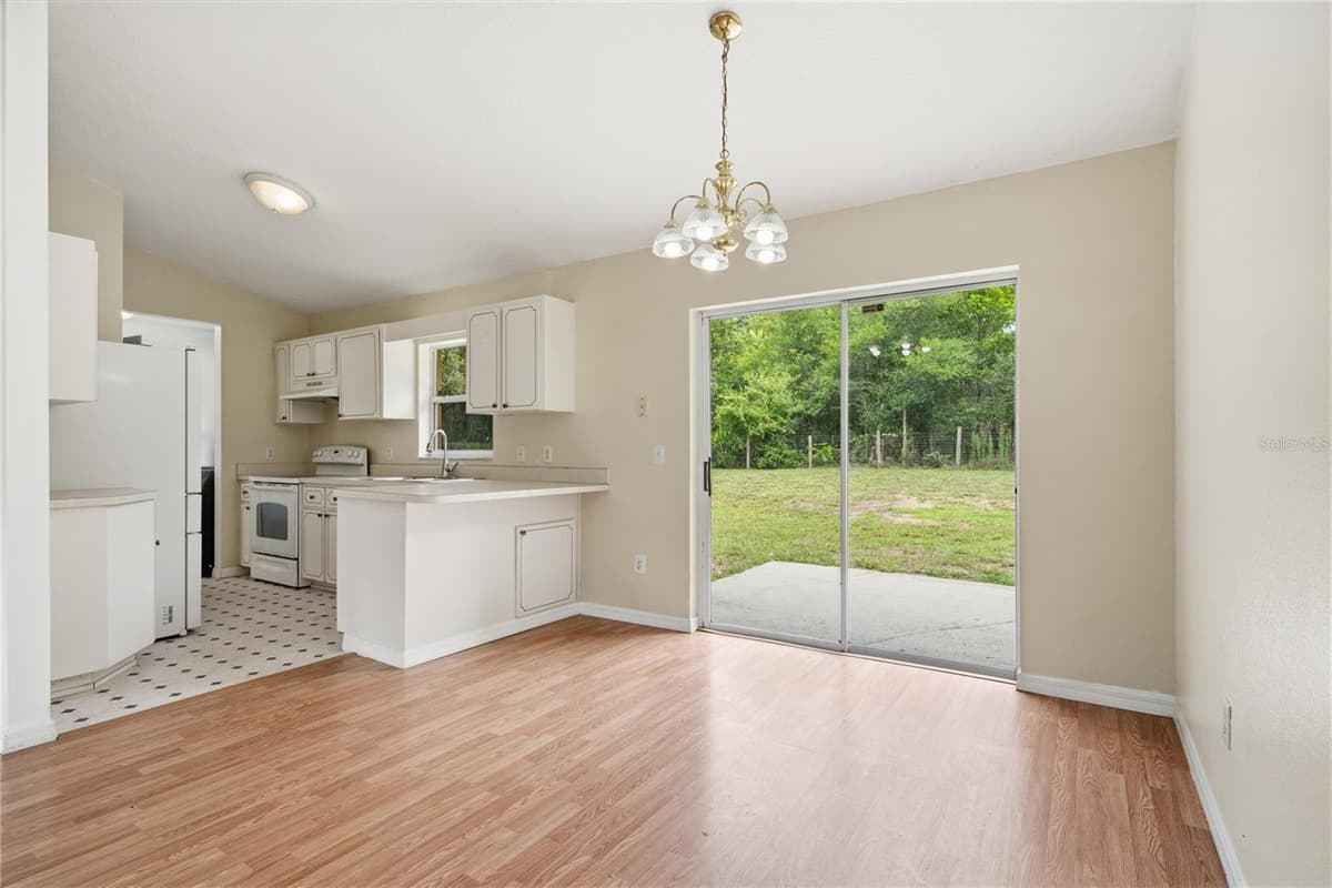 2210 BLUEGRASS ST — photo 13 of 61