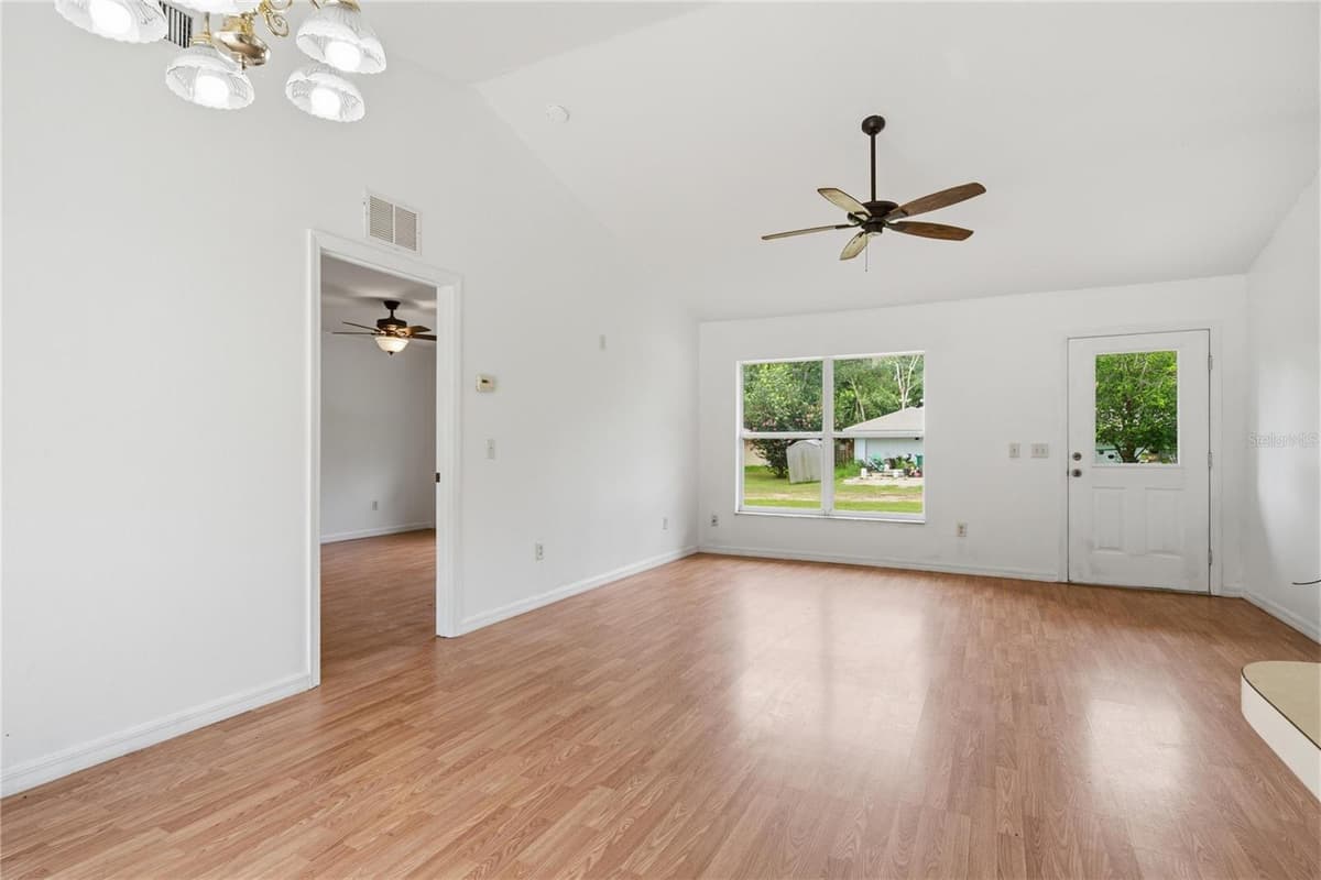 2210 BLUEGRASS ST — photo 12 of 61