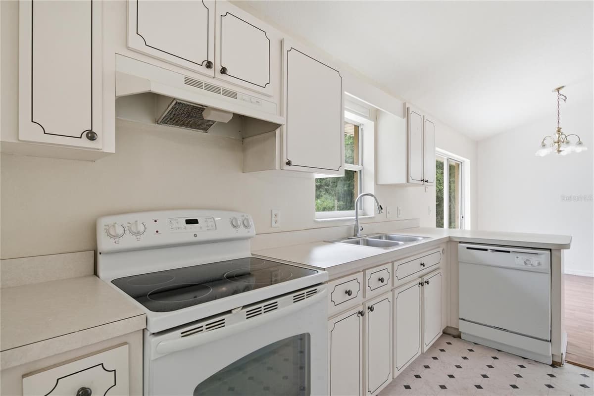 2210 BLUEGRASS ST — photo 22 of 61