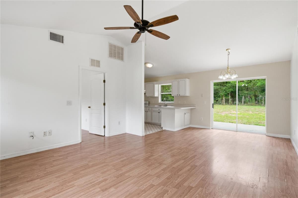 2210 BLUEGRASS ST — photo 9 of 61