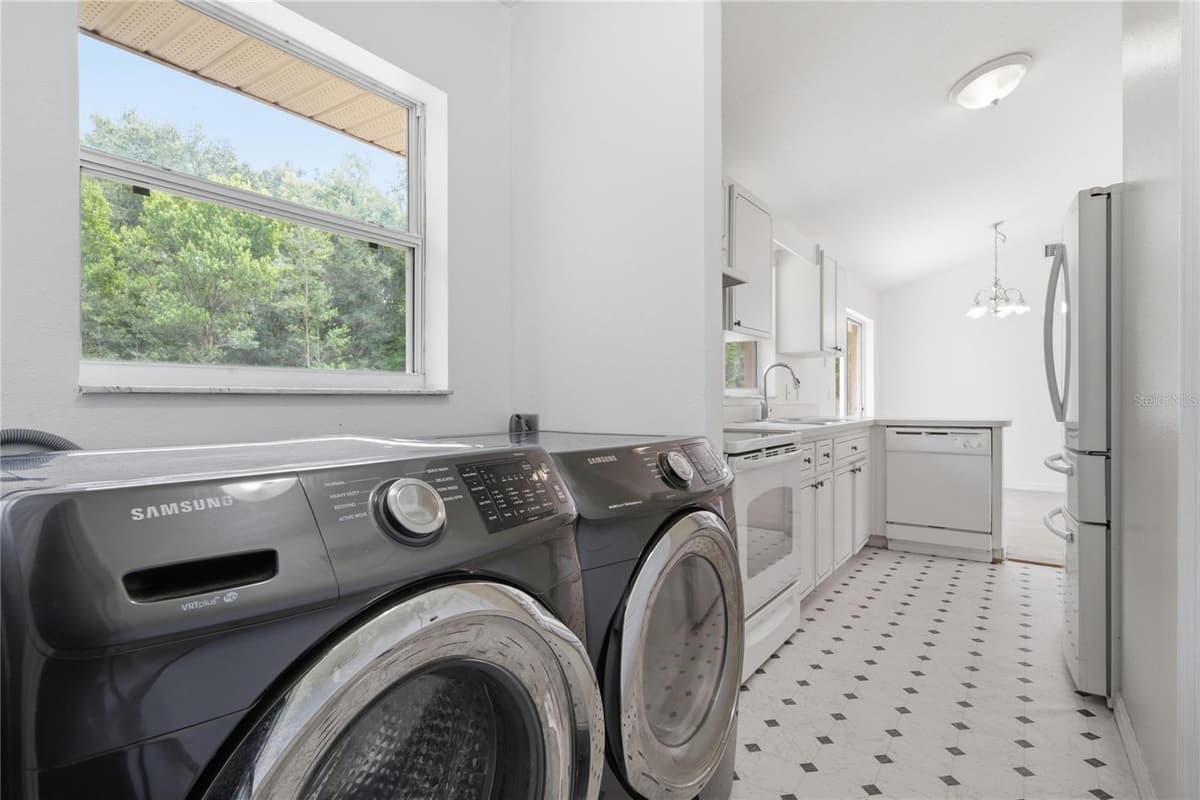 2210 BLUEGRASS ST — photo 35 of 61