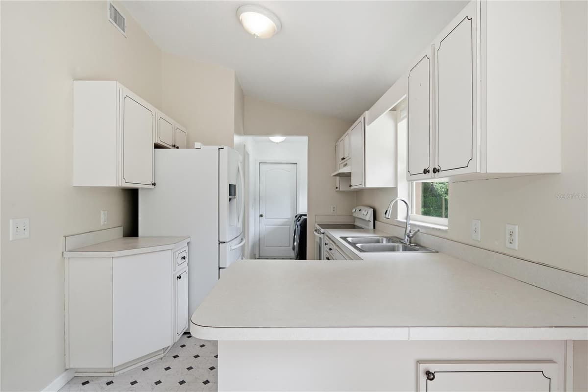 2210 BLUEGRASS ST — photo 20 of 61