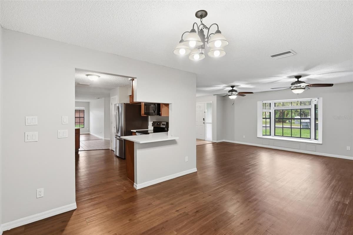 408 COLEMAN DRIVE — photo 15 of 32