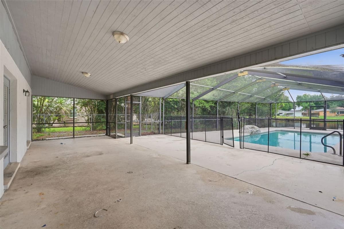 408 COLEMAN DRIVE — photo 25 of 32
