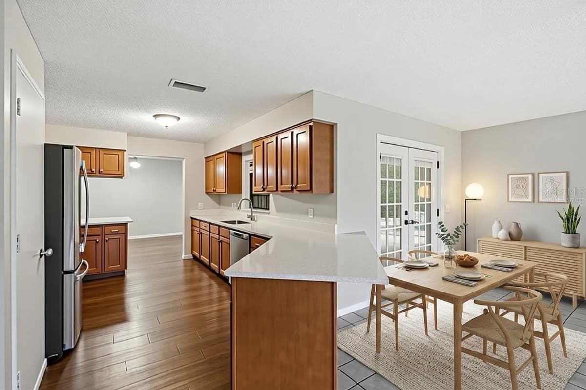 408 COLEMAN DRIVE — photo 3 of 32