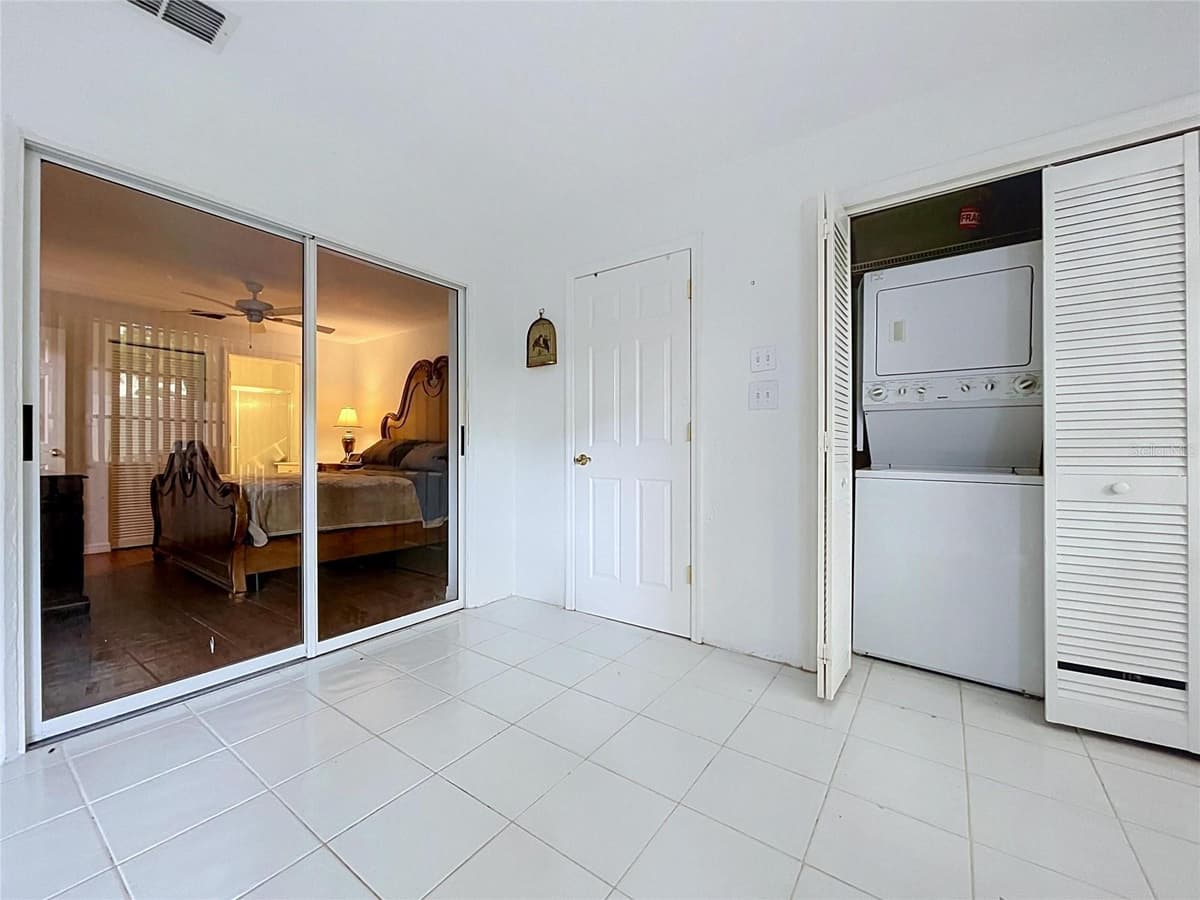 1172 SOMERSET CIRCLE — photo 14 of 44