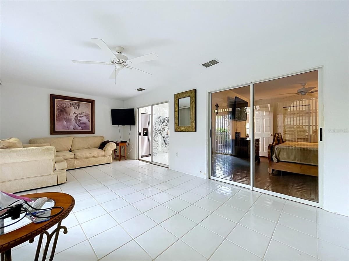 1172 SOMERSET CIRCLE — photo 16 of 44