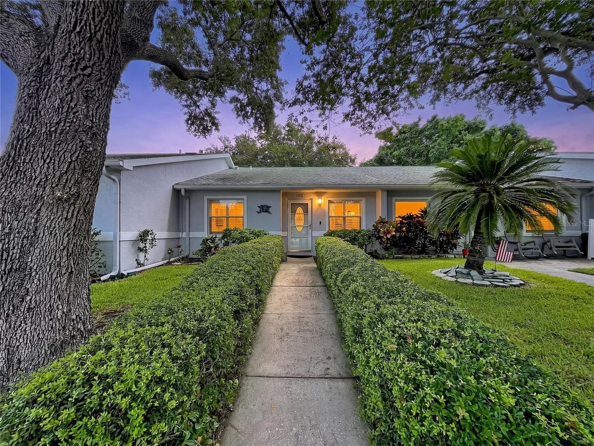 1172 SOMERSET CIRCLE — photo 1 of 44