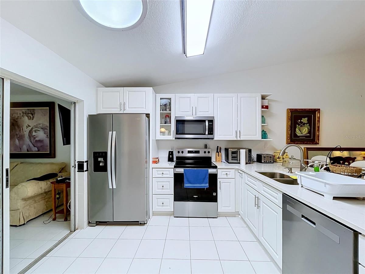 1172 SOMERSET CIRCLE — photo 3 of 44