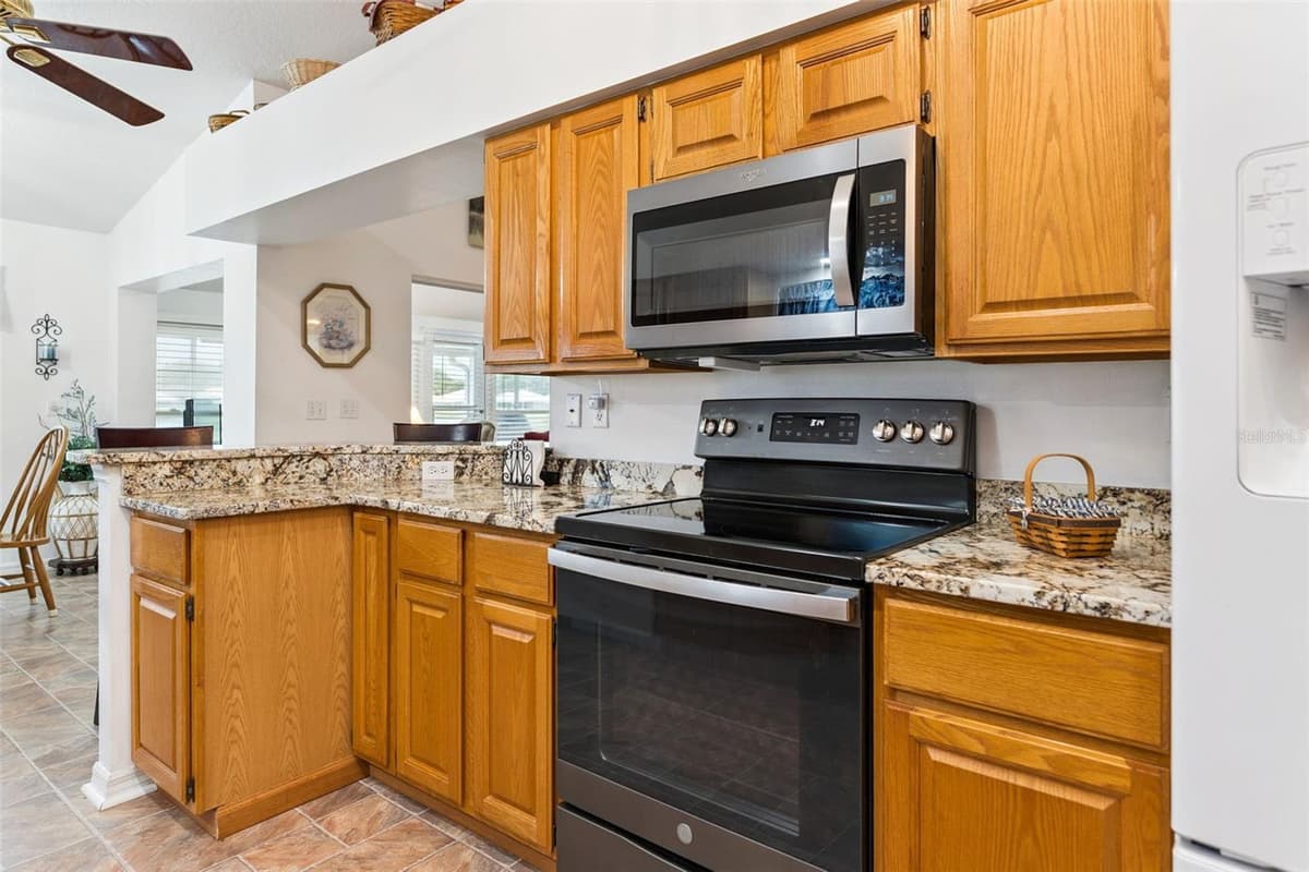 501 EASTLAKE DRIVE — photo 11 of 43