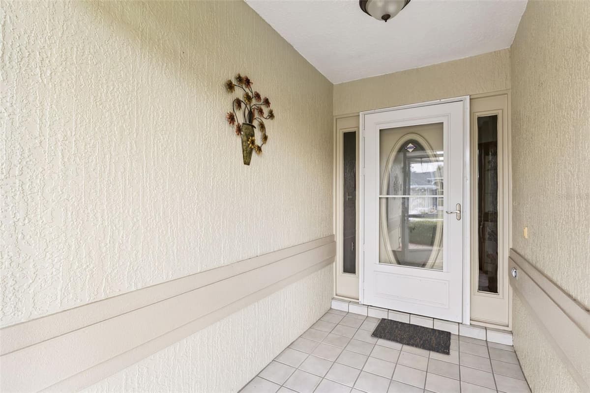 501 EASTLAKE DRIVE — photo 4 of 43