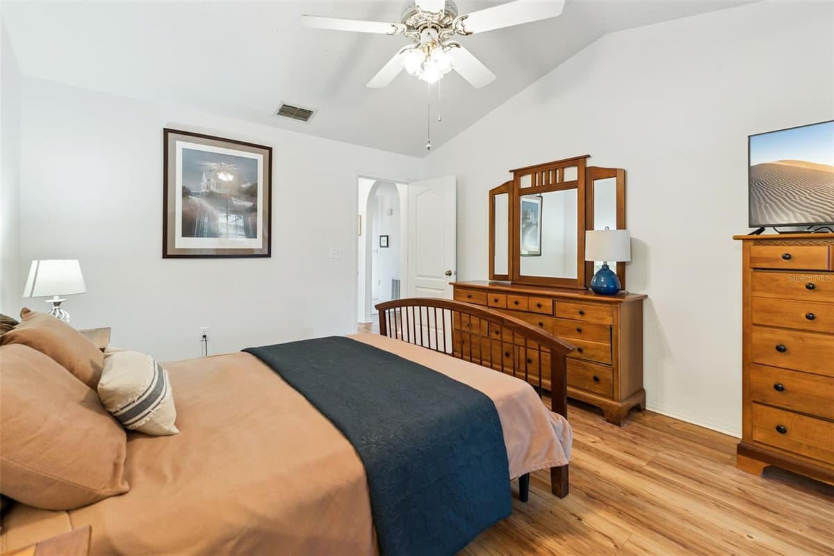501 EASTLAKE DRIVE — photo 16 of 43