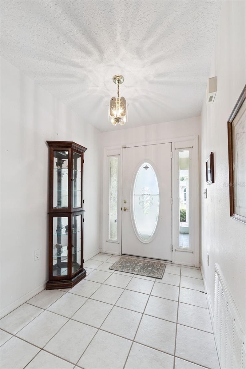 501 EASTLAKE DRIVE — photo 5 of 43
