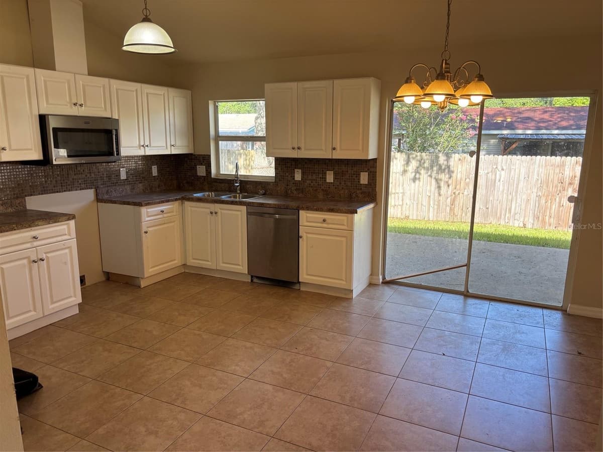 1920 CALLE ALTO VISTA — photo 4 of 11