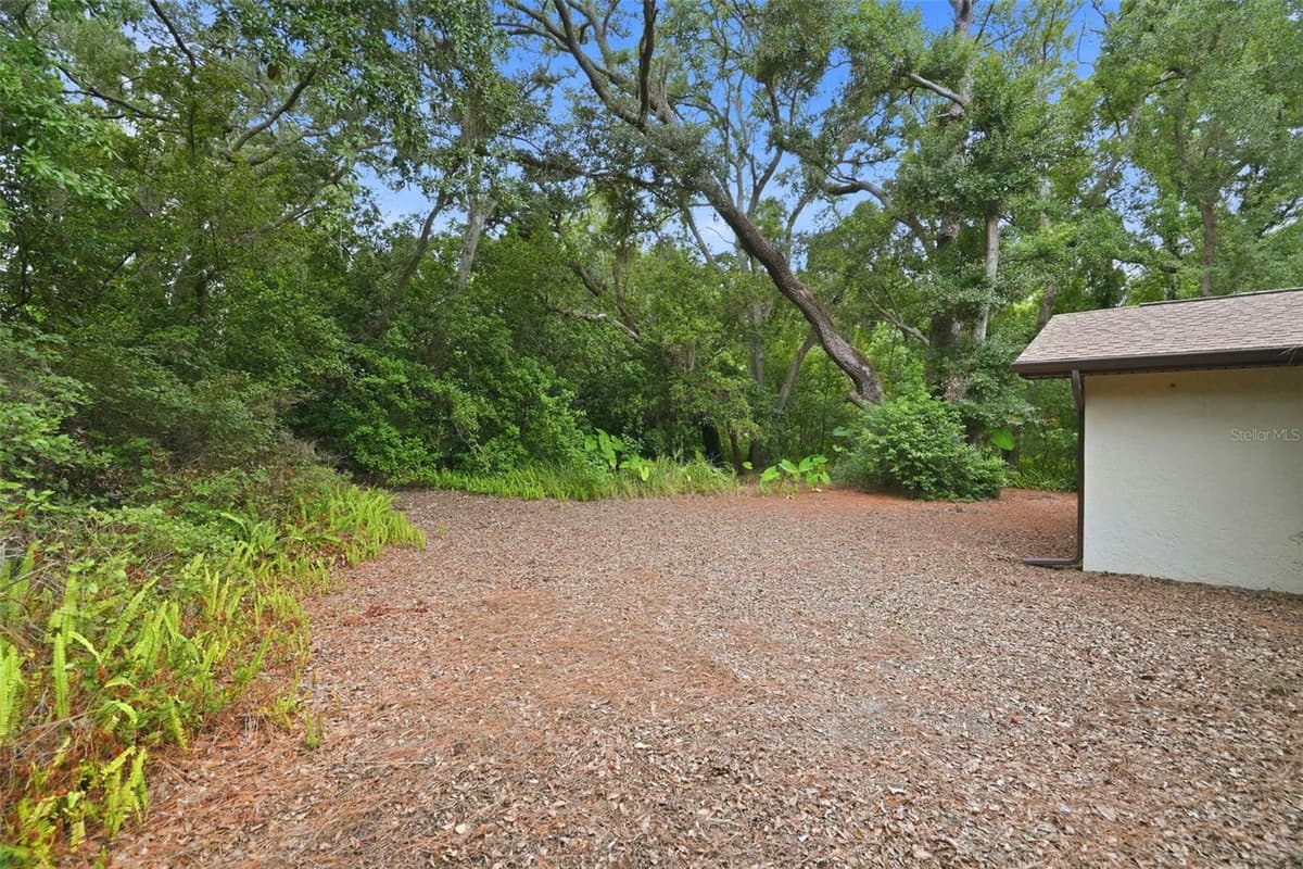 1660 NARNIA COURT — photo 30 of 39