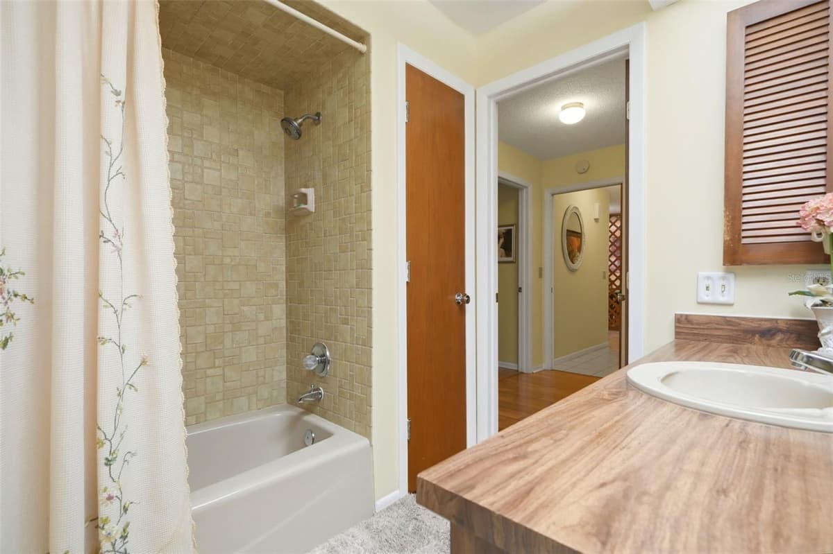 1660 NARNIA COURT — photo 21 of 39