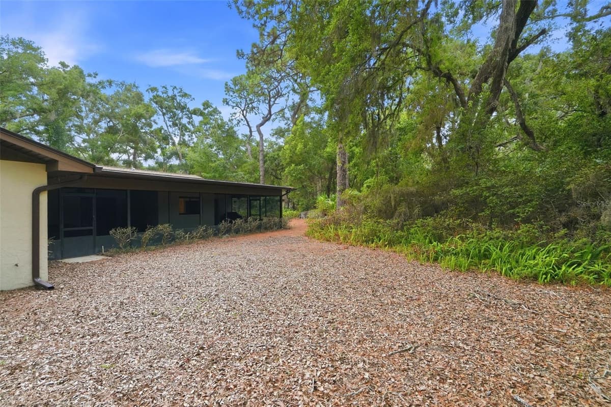 1660 NARNIA COURT — photo 29 of 39