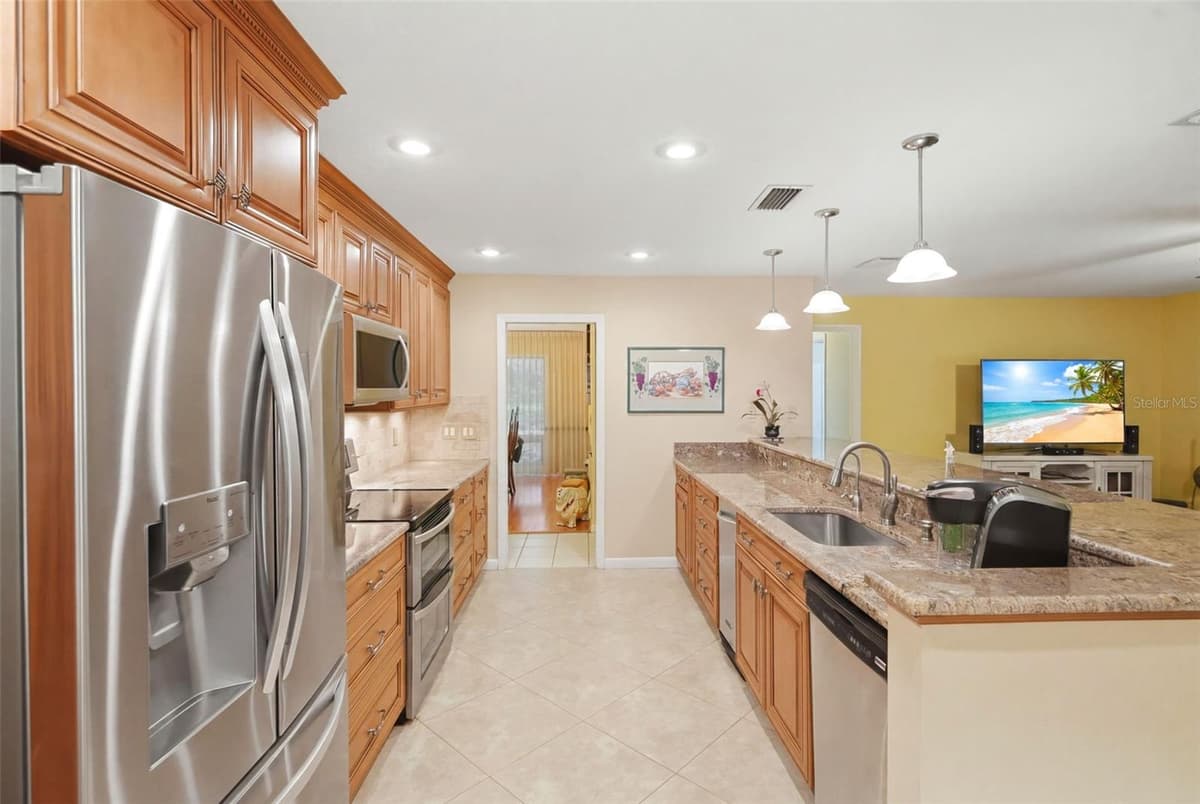 1660 NARNIA COURT — photo 3 of 39