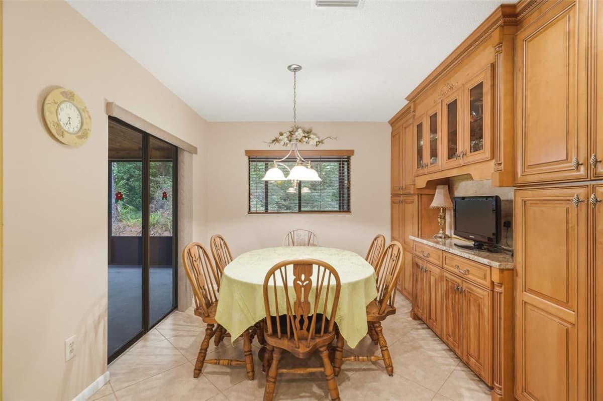 1660 NARNIA COURT — photo 9 of 39