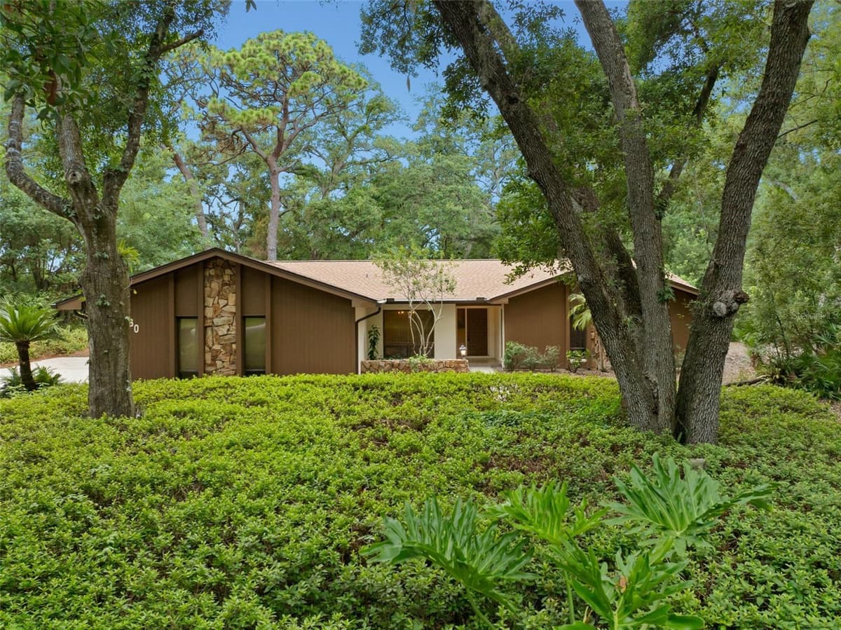 1660 NARNIA COURT — photo 36 of 39