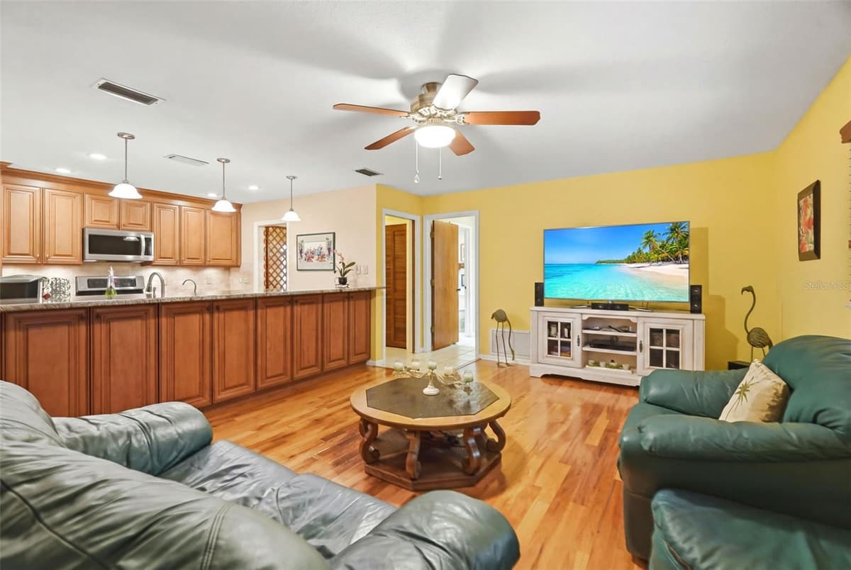 1660 NARNIA COURT — photo 4 of 39