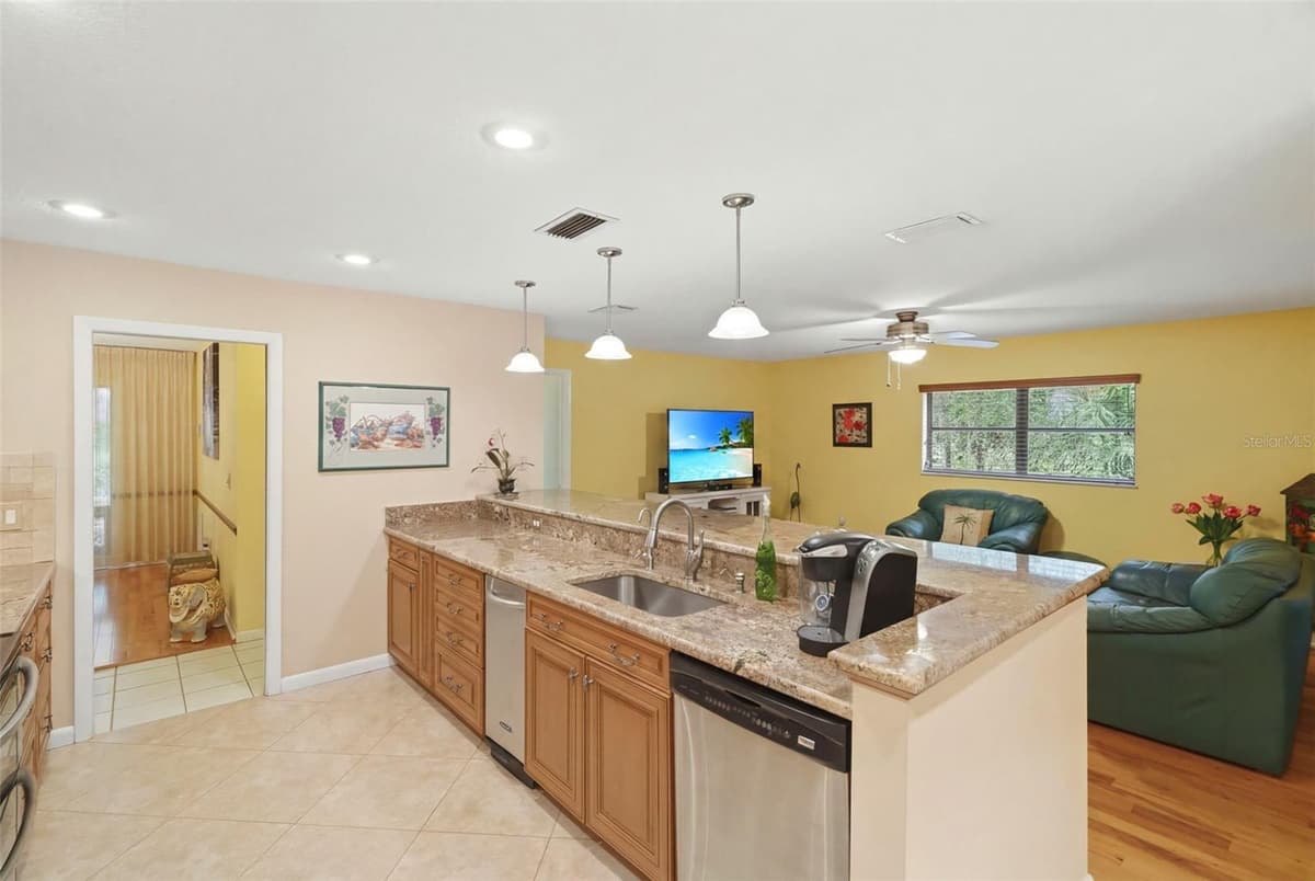 1660 NARNIA COURT — photo 8 of 39