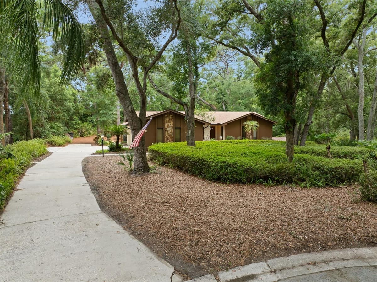1660 NARNIA COURT — photo 1 of 39