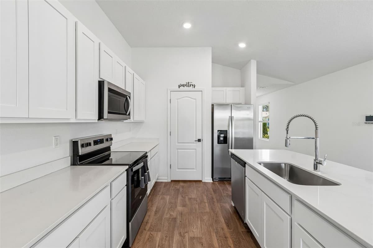 153 ASHBROOK STREET — photo 13 of 47