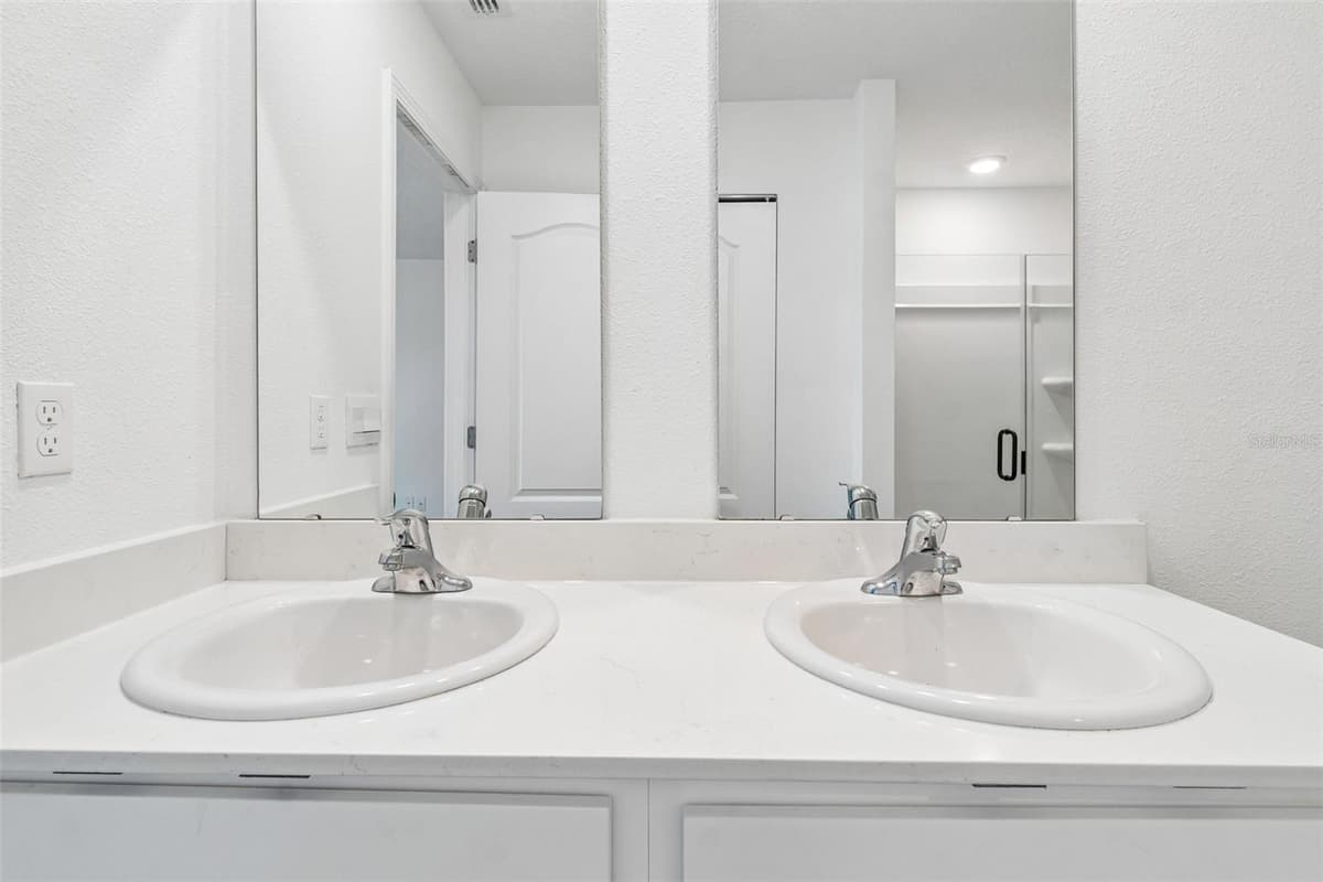 153 ASHBROOK STREET — photo 34 of 47