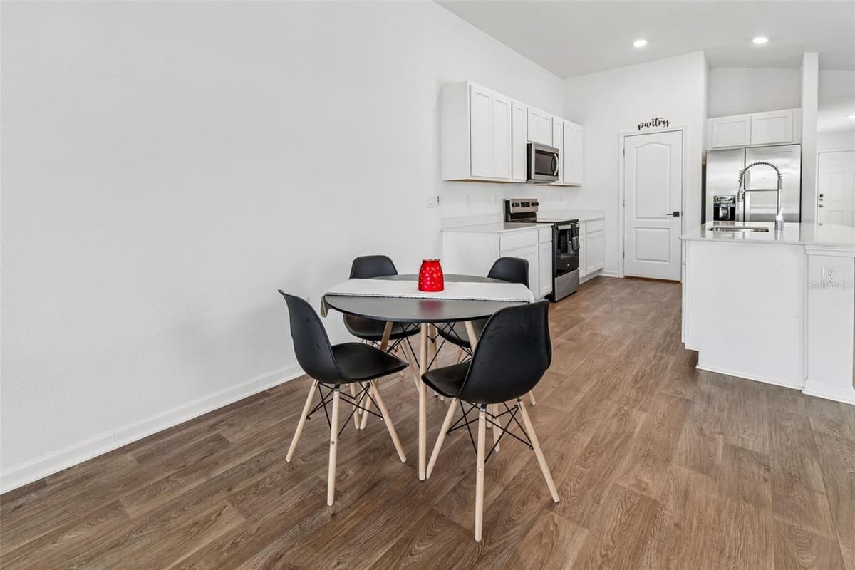 153 ASHBROOK STREET — photo 15 of 47